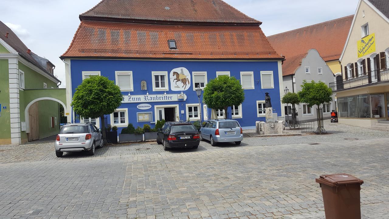 Pension "Zum Raubritter" Langquaid Екстериор снимка